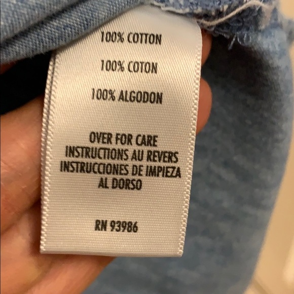 Casual Corner chambray shirt with pearlized snaps - Picture 4 of 6